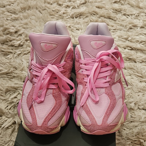 New Balance 9060 Cherry Blossom Colorway. - Picture 11 of 11